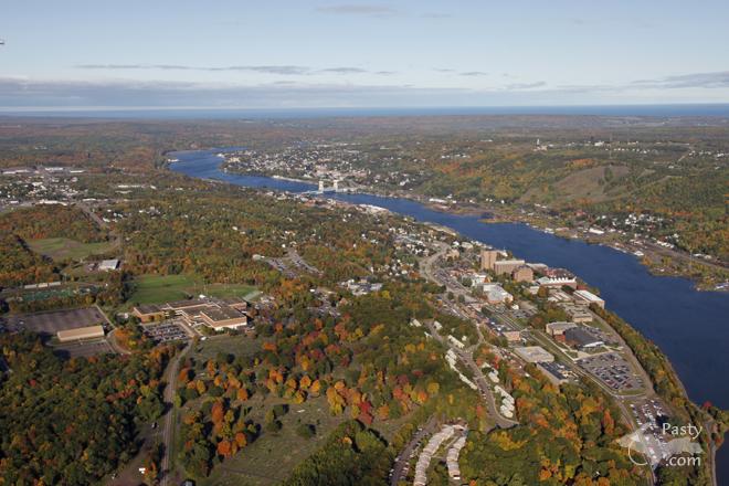 Photo by E. Neil Harri