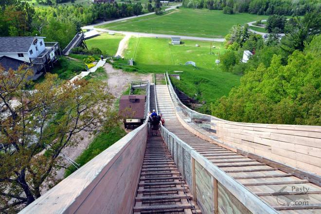 Photos by Bob Gilreath